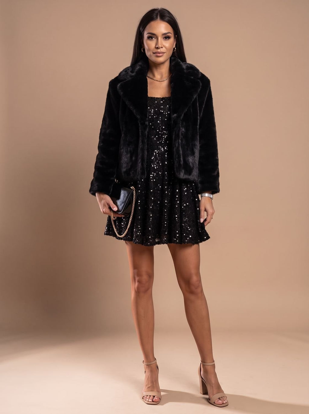 Mini Kleid Damen schwarz figurbetont mit langen Ärmeln und Pailletten - 4 - Atelier-Zofia