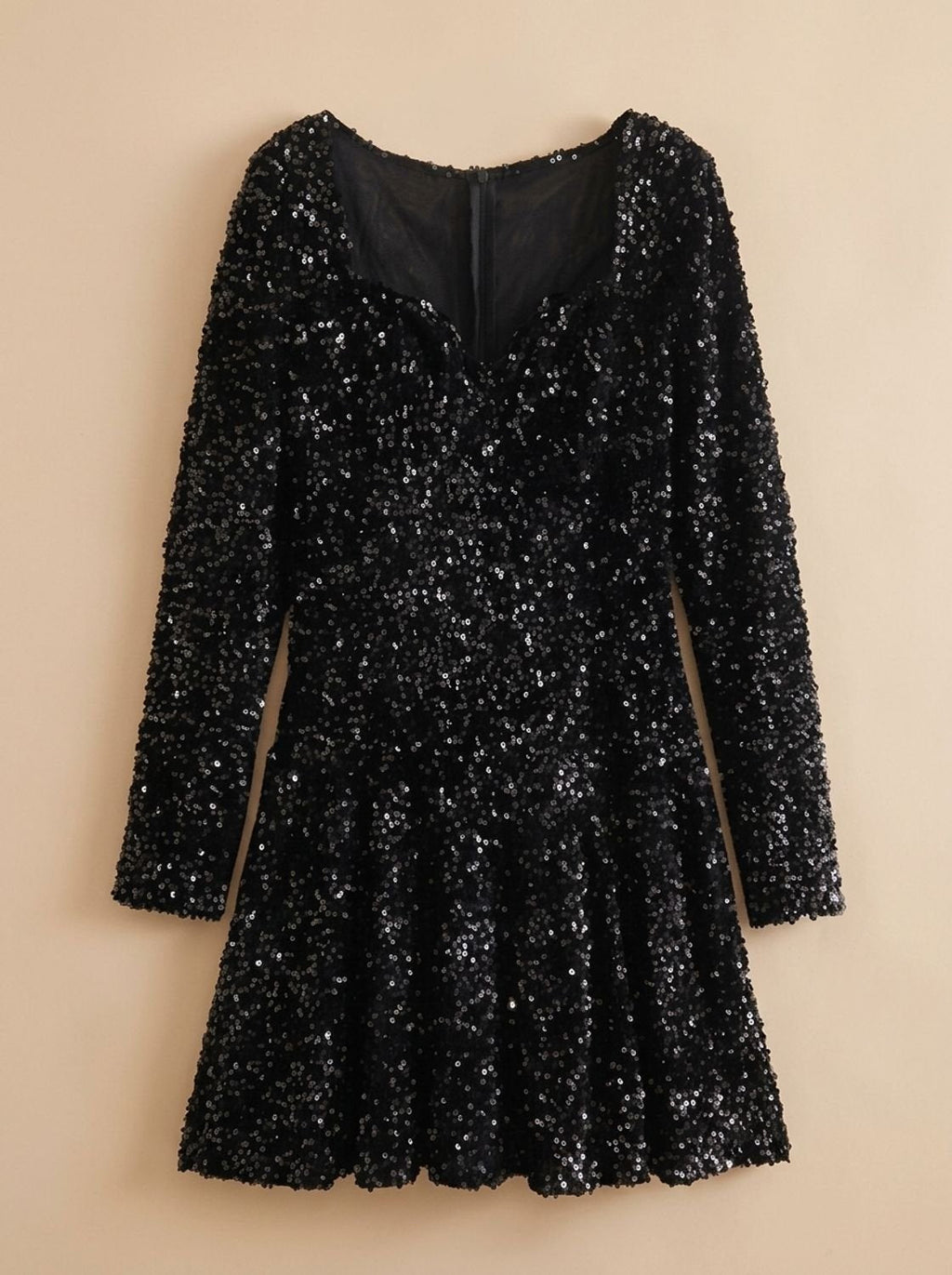 Mini Kleid Damen schwarz figurbetont mit langen Ärmeln und Pailletten - 5 - Atelier-Zofia