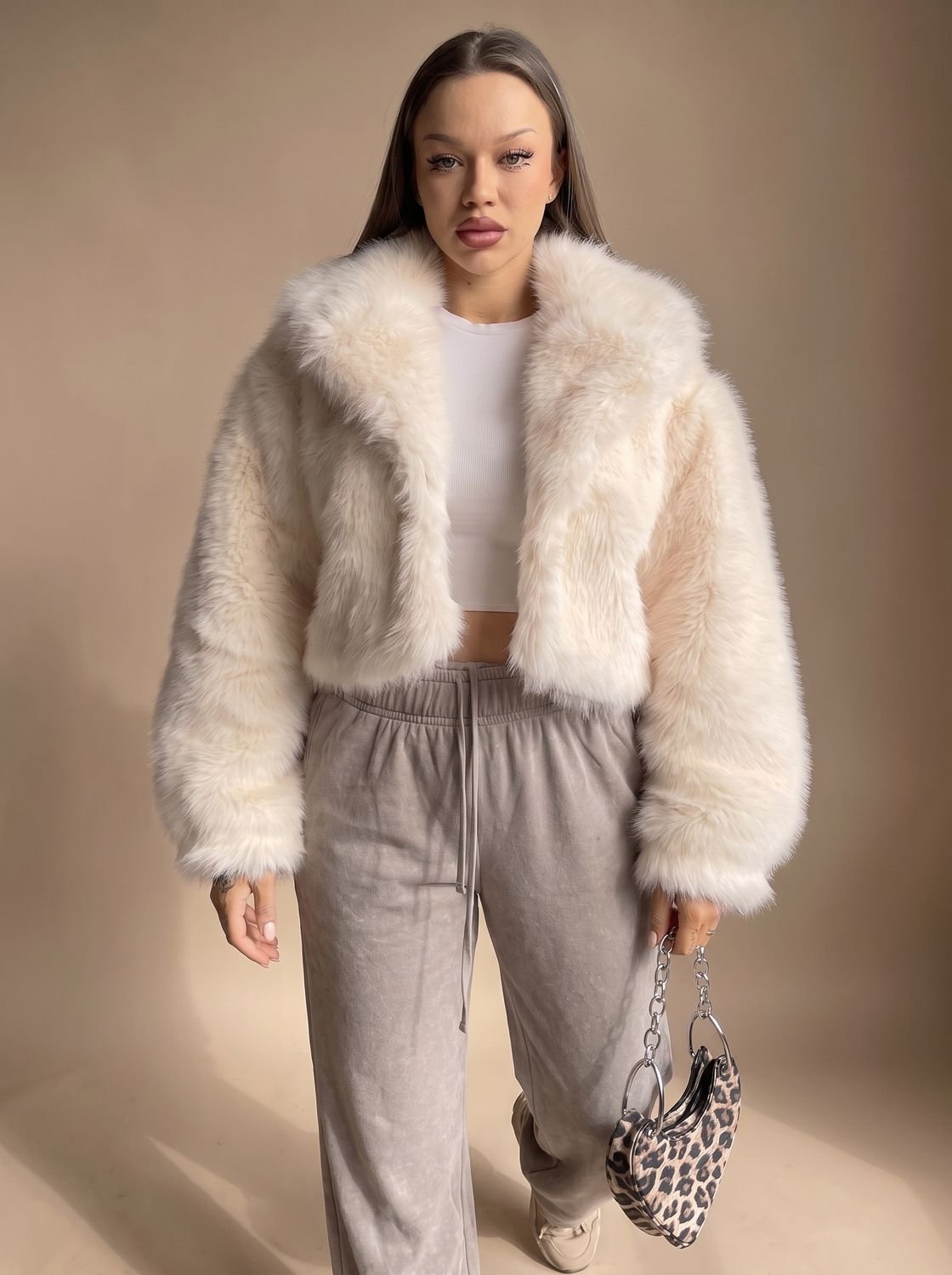 Damen Jacke mit voluminösen Ärmeln und offener Front für modische Looks - 2 - Atelier-Zofia