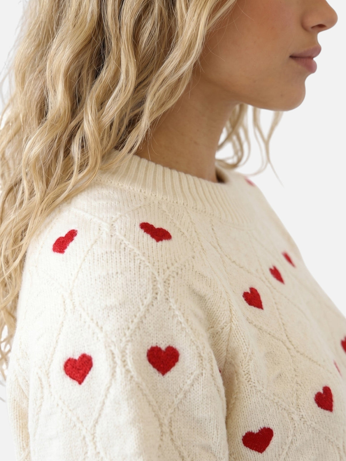 Pullover Damen mit traditionellem Schnitt und Herzdetails - 3 - Atelier-Zofia