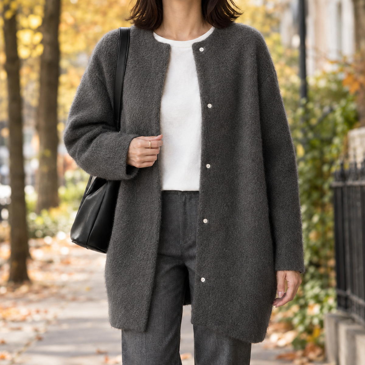 Cardigan Damen schwarz weit mit Knopfverschluss - 5 - Atelier-Zofia