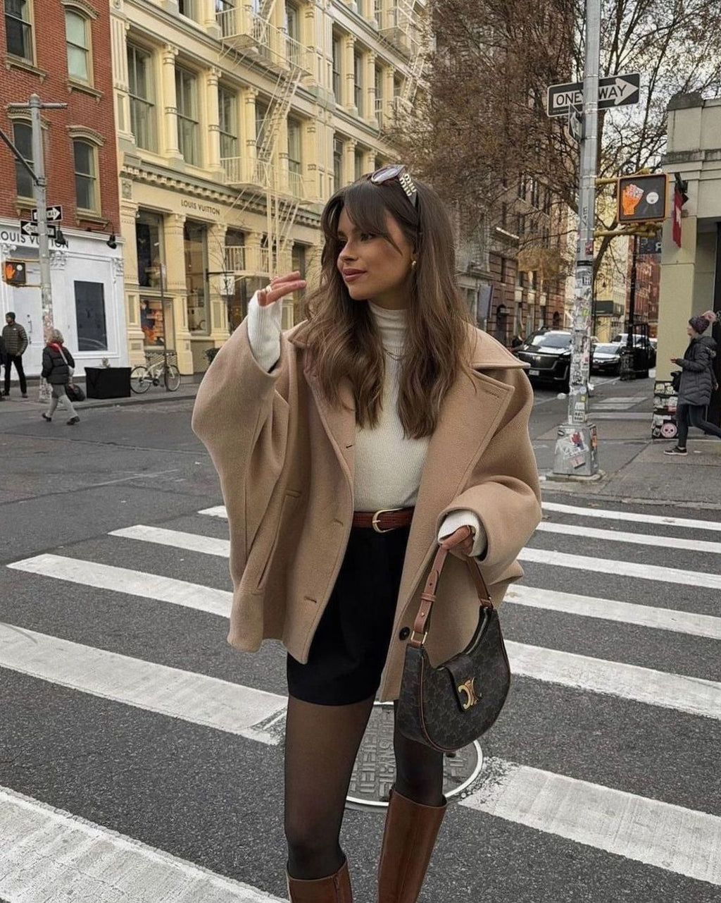 Jacke Damen beige oversized mit Knopfverschluss - 2 - Atelier-Zofia