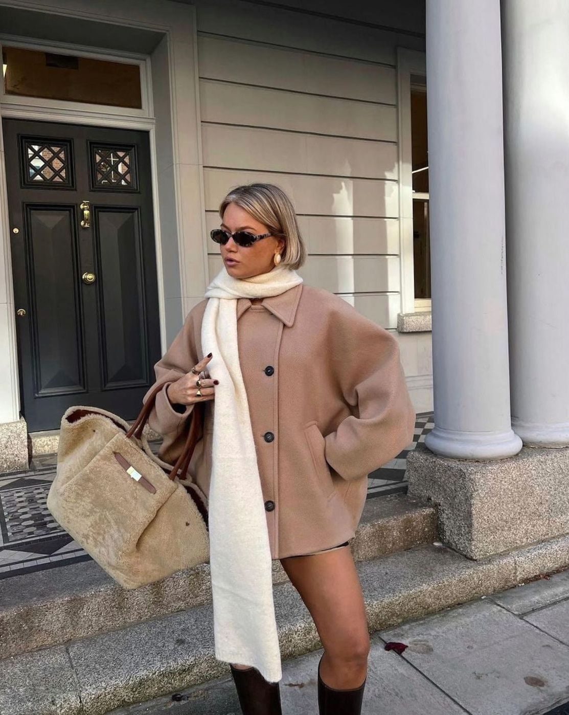 Jacke Damen beige oversized mit Knopfverschluss - 8 - Atelier-Zofia