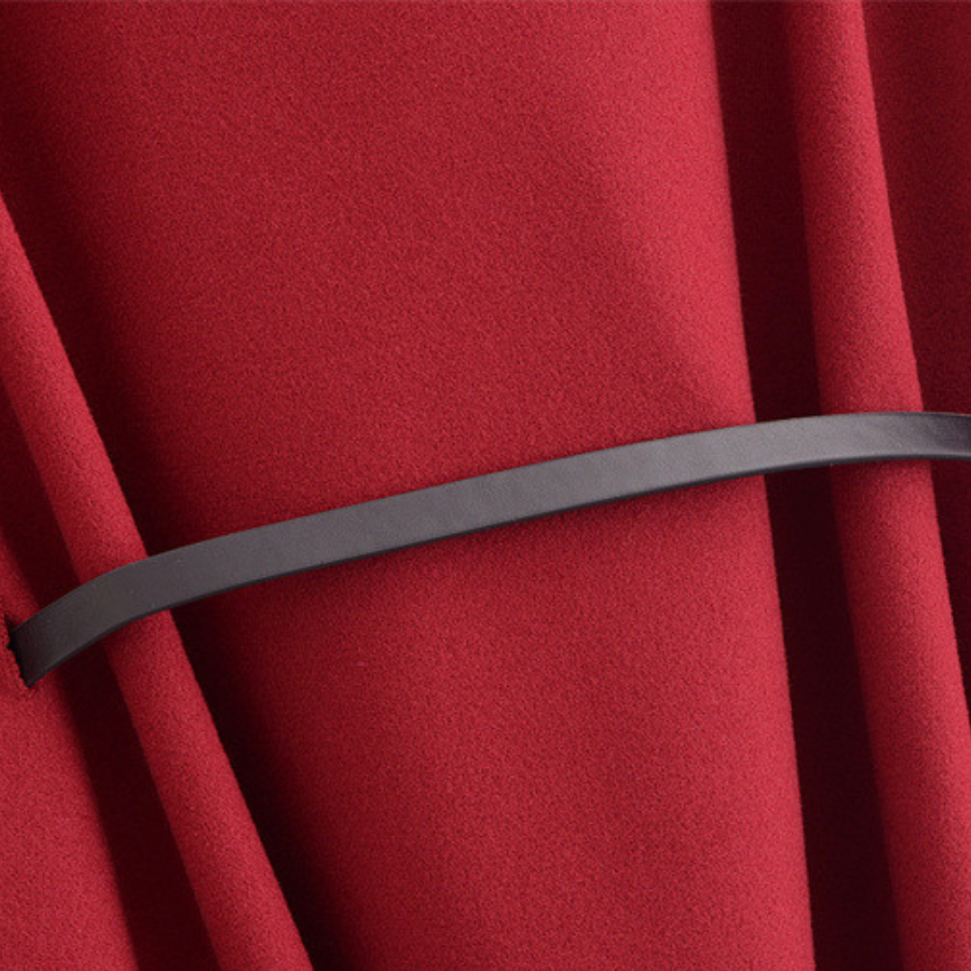 Mantel Damen rot tailliert mit Gürtel und Knopfdetails - 5 - Atelier-Zofia