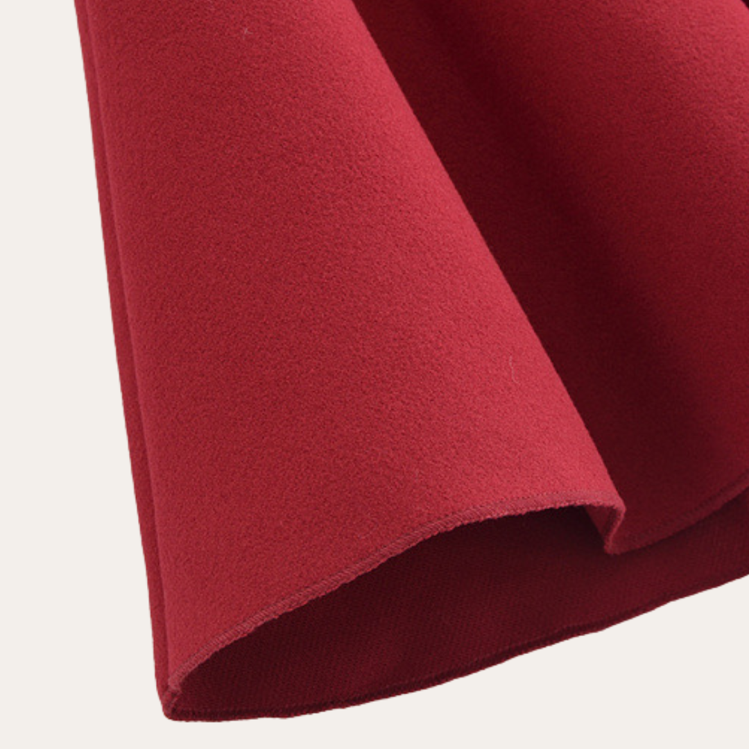Mantel Damen rot tailliert mit Gürtel und Knopfdetails - 6 - Atelier-Zofia