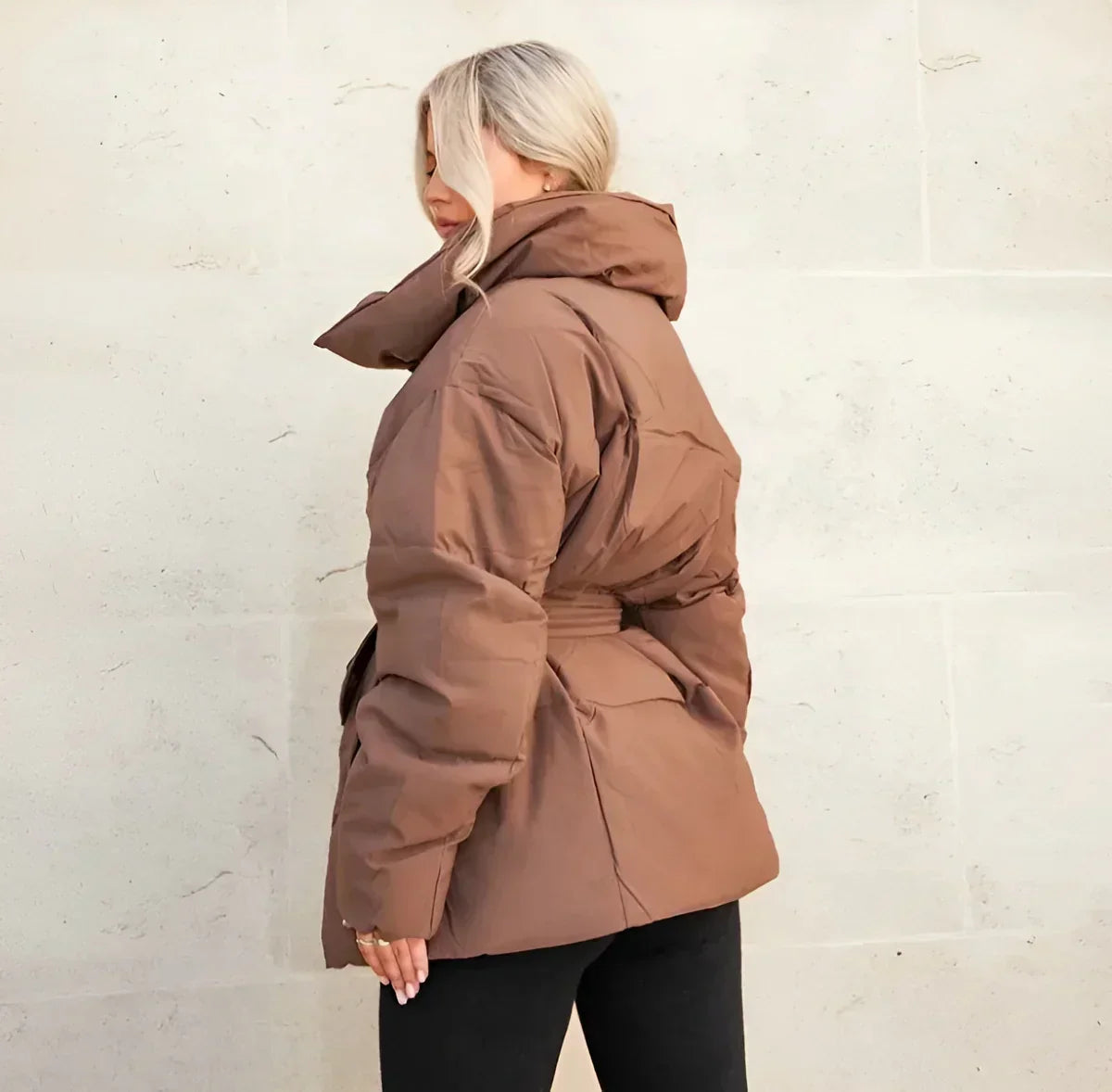 Damenjacke schwarz tailliert mit breitem Kragen und Gürtel - 7 - Atelier-Zofia