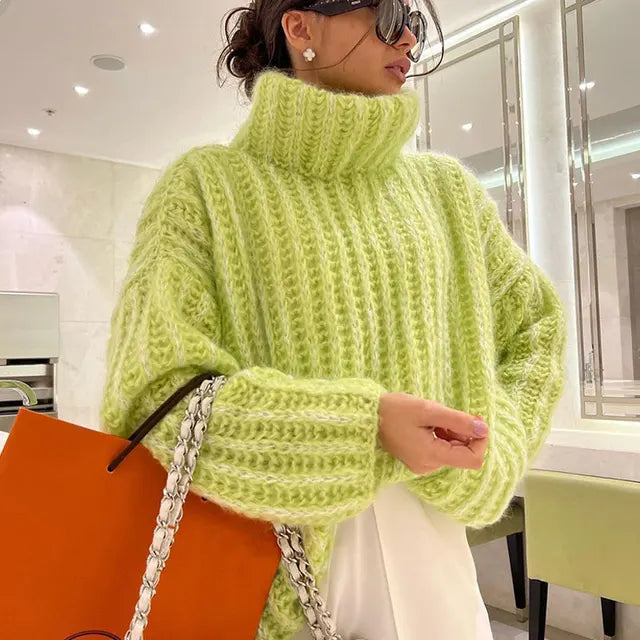 Pullover Damen blau bequem mit hohem Kragen und weiten Ärmeln - 4 - Atelier-Zofia