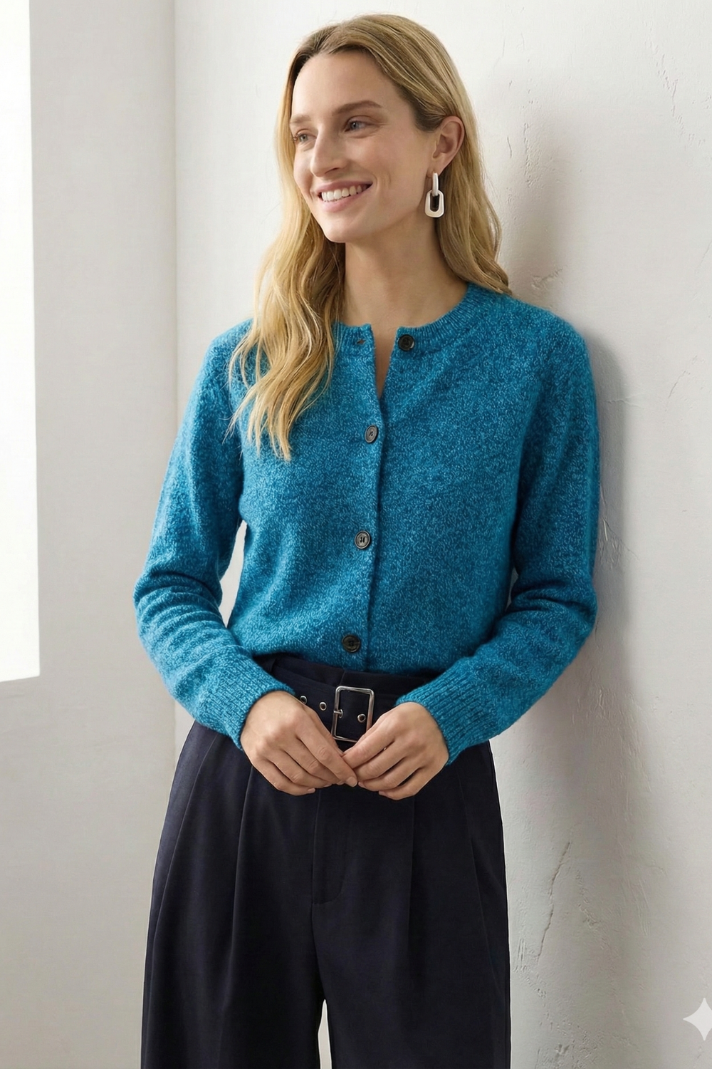 Cardigan Damen rot meliert mit Knopfleiste und Rundhalsausschnitt - 3 - Atelier-Zofia