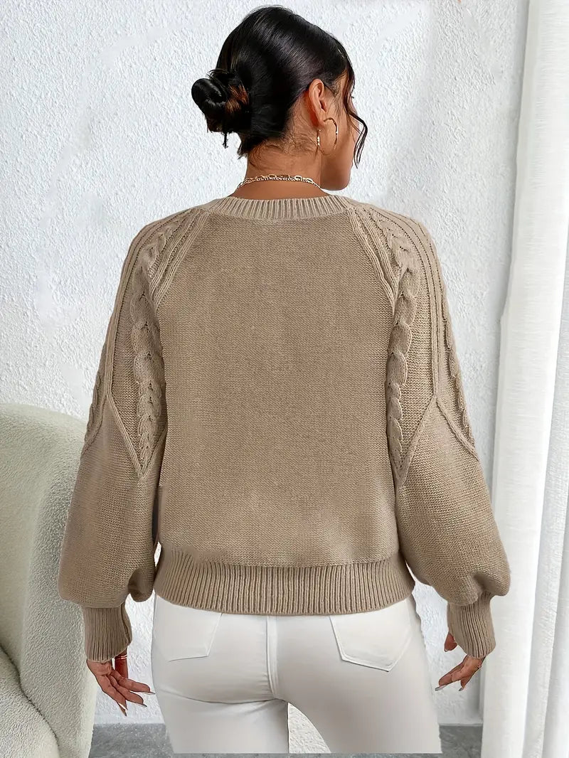 Pullover Damen beige mit lockerer Passform und Zopfmuster - 6 - Atelier-Zofia