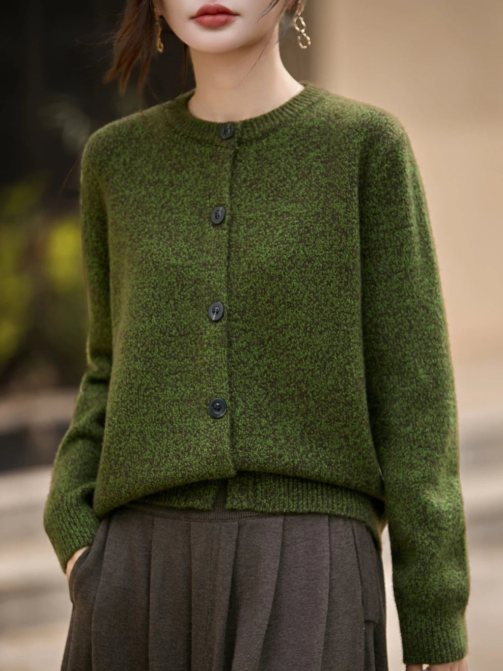 Cardigan Damen rot meliert mit Knopfleiste und Rundhalsausschnitt - 5 - Atelier-Zofia