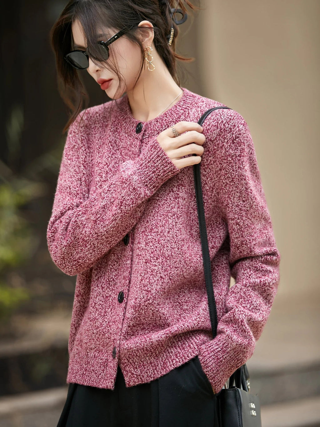 Cardigan Damen rot meliert mit Knopfleiste und Rundhalsausschnitt - 6 - Atelier-Zofia