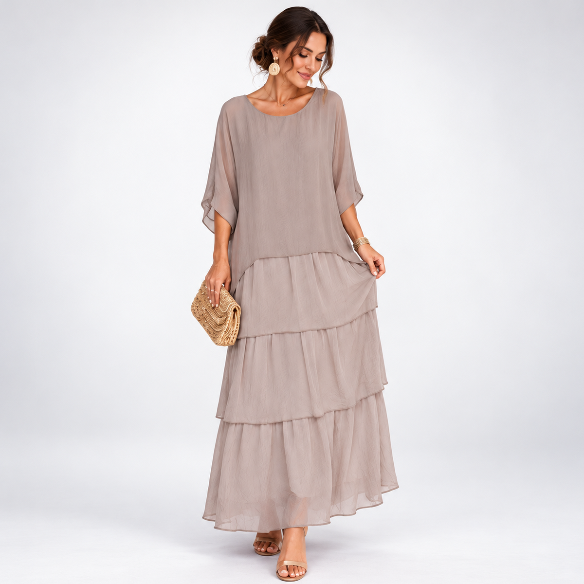 Maxikleid Damen beige weit mit Stufen und kurzen Ärmeln - 1 - Atelier-Zofia