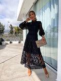 Maxikleid Damen schwarz figurbetont mit langen Ärmeln und transparenten Details - 1 - Atelier-Zofia