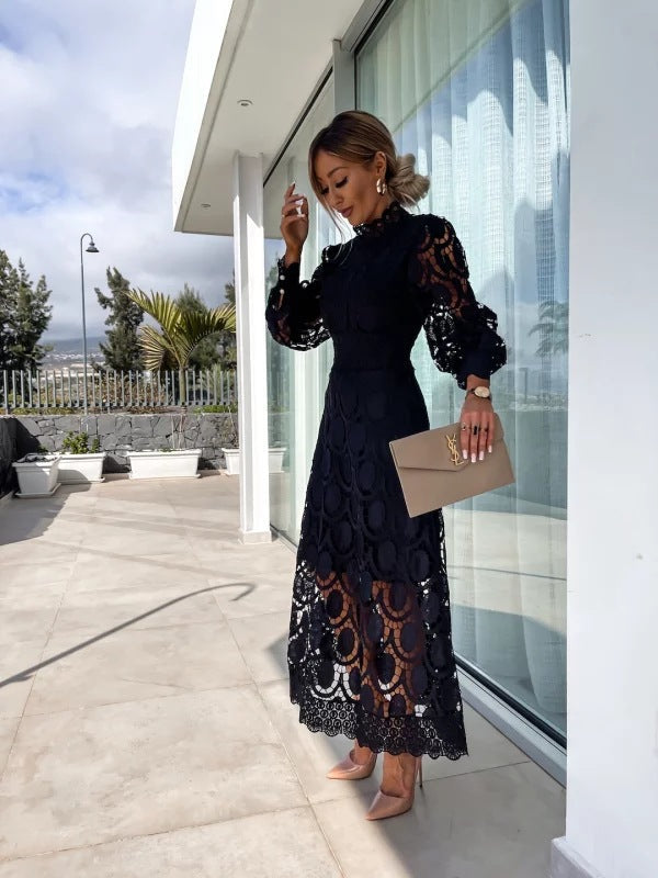 Maxikleid Damen schwarz figurbetont mit langen Ärmeln und transparenten Details - 2 - Atelier-Zofia