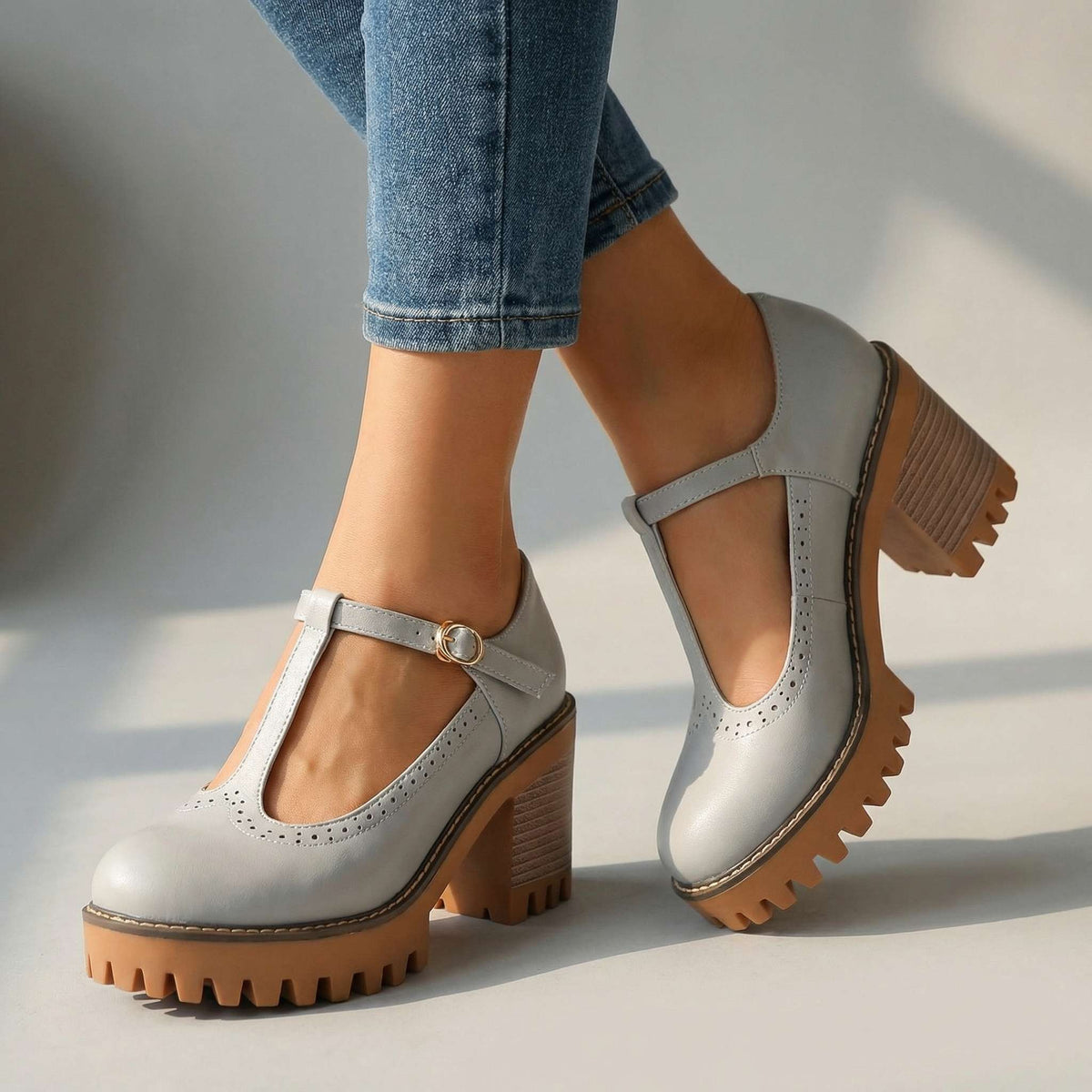 Heels Damen schwarz figurbetont mit T-Strap und Blockabsatz - 3 - Atelier-Zofia