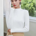 Pullover Damen weiß figurbetont mit Stehkragen - 1 - Atelier-Zofia