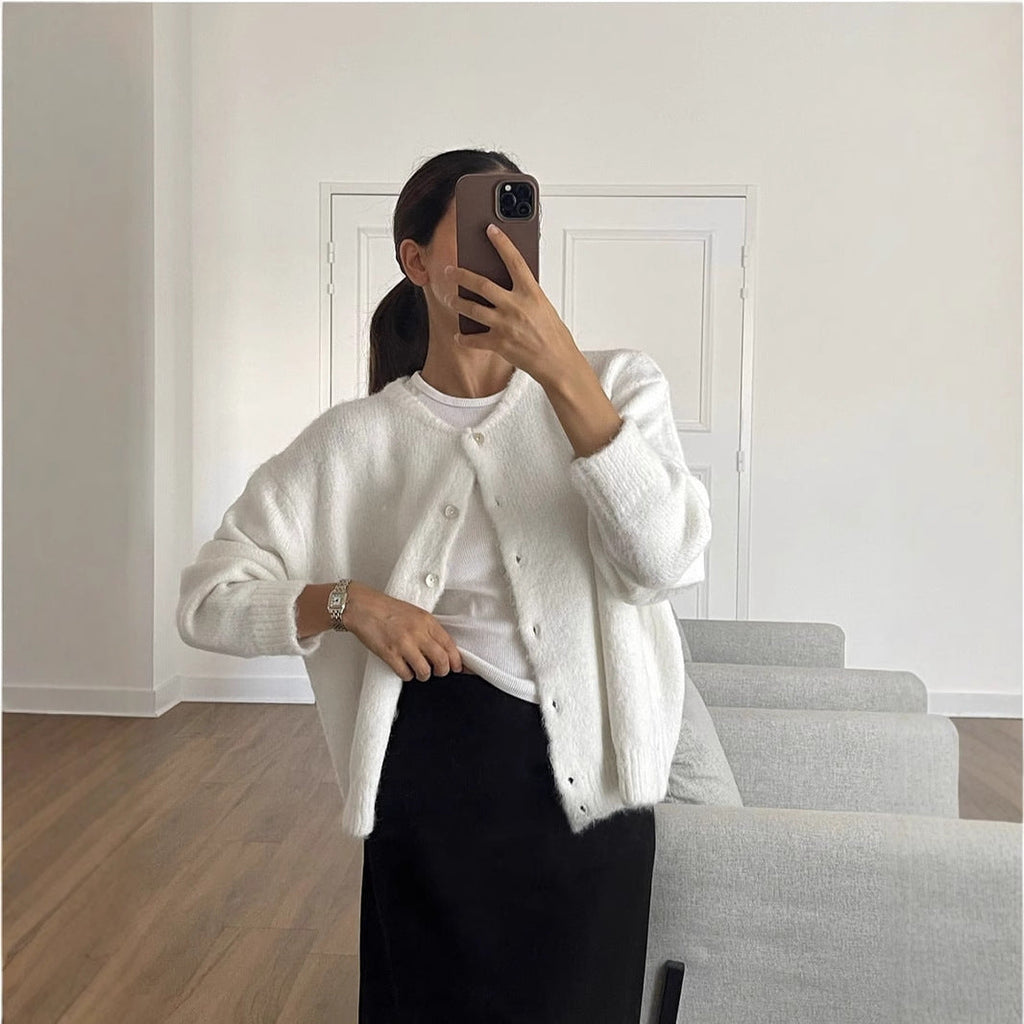 Cardigan Damen grau oversized mit Knopfdetails - 3 - Atelier-Zofia
