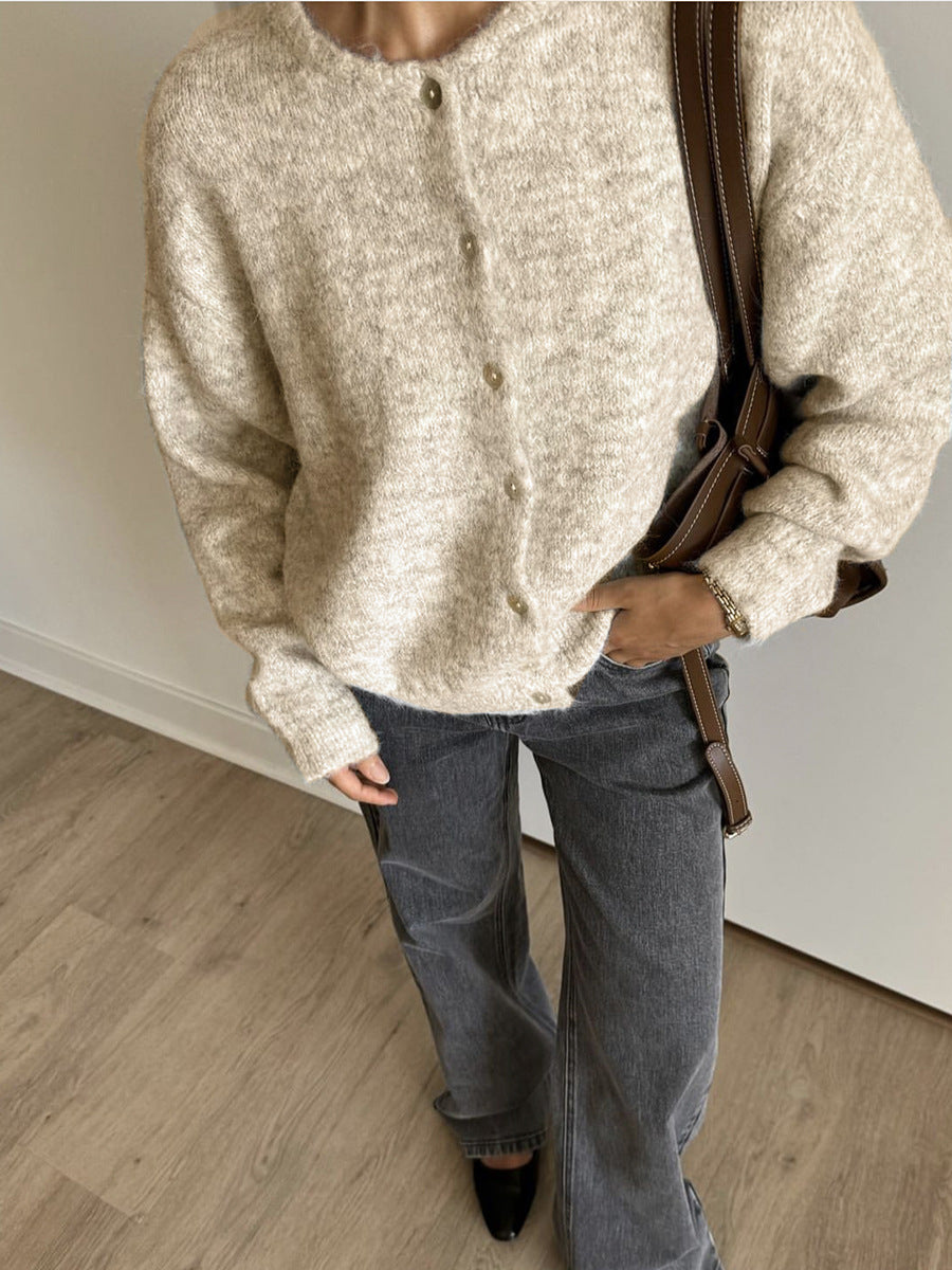 Cardigan Damen grau oversized mit Knopfdetails - 4 - Atelier-Zofia