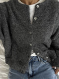 Cardigan Damen grau oversized mit Knopfdetails - 10 - Atelier-Zofia