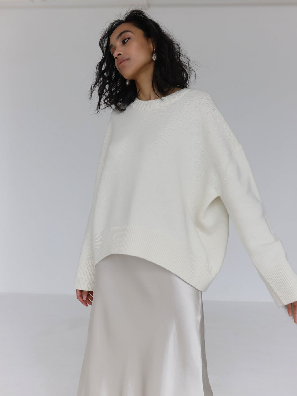 Pullover Damen blau weit mit Rundhalsausschnitt - 1 - Atelier-Zofia