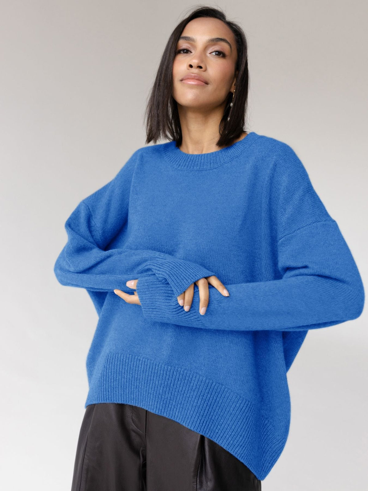 Pullover Damen blau weit mit Rundhalsausschnitt - 3 - Atelier-Zofia