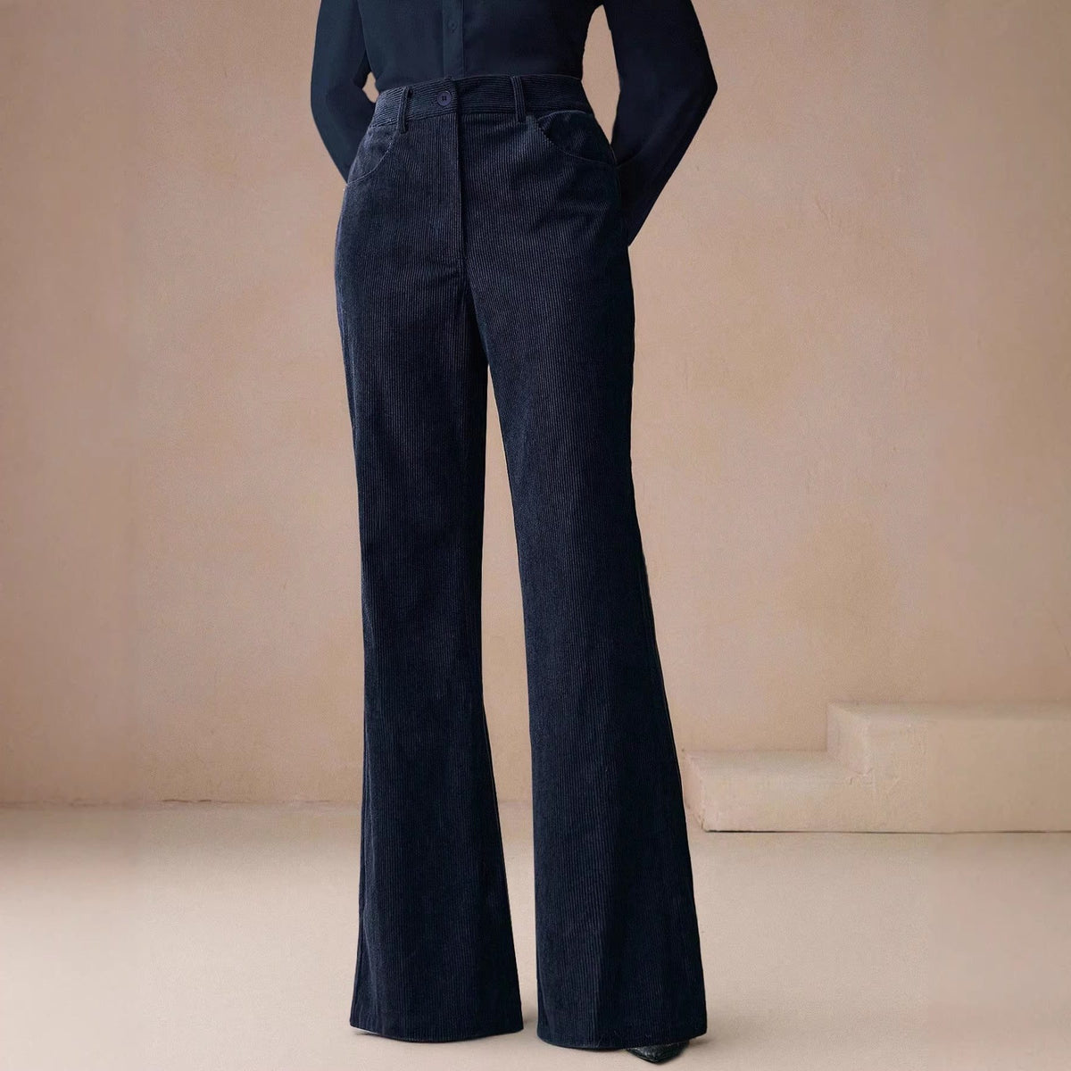 Hose Damen schwarz hochtailliert mit weitem Schnitt - 3 - Atelier-Zofia