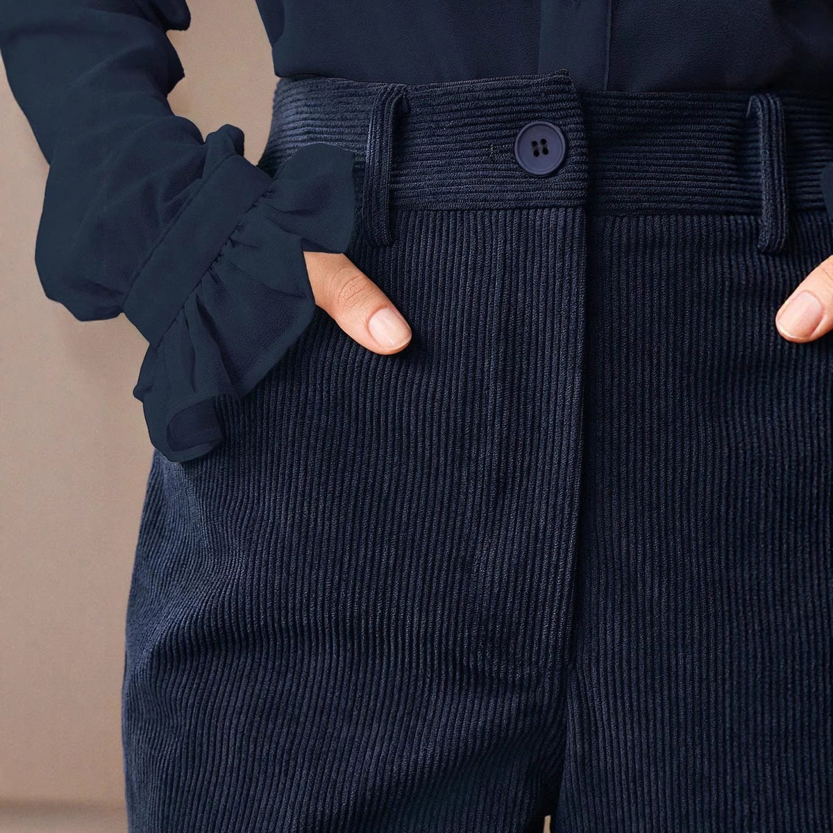 Hose Damen schwarz hochtailliert mit weitem Schnitt - 4 - Atelier-Zofia