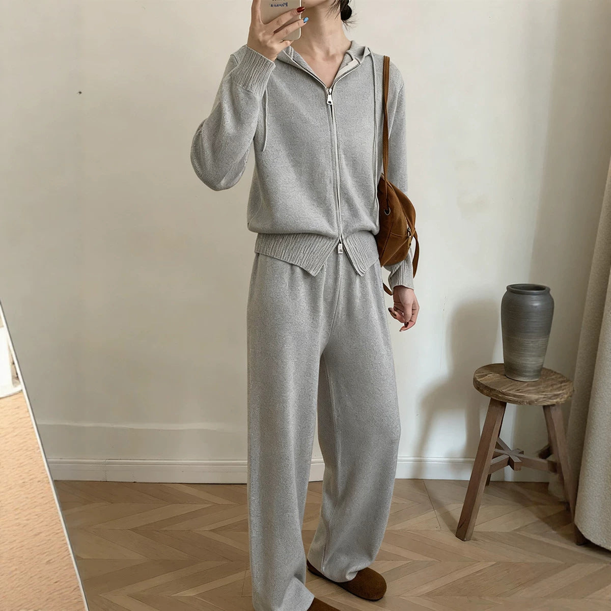 Outfit Damen weiß locker geschnitten mit Kapuze - 2 - Atelier-Zofia