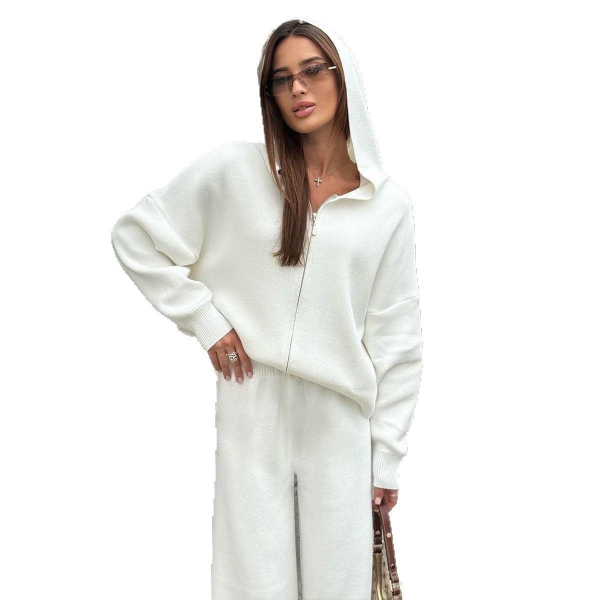 Outfit Damen weiß locker geschnitten mit Kapuze - 3 - Atelier-Zofia