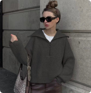 Pullover Damen grau lässig mit Stehkragen und Reißverschluss - 1 - Atelier-Zofia
