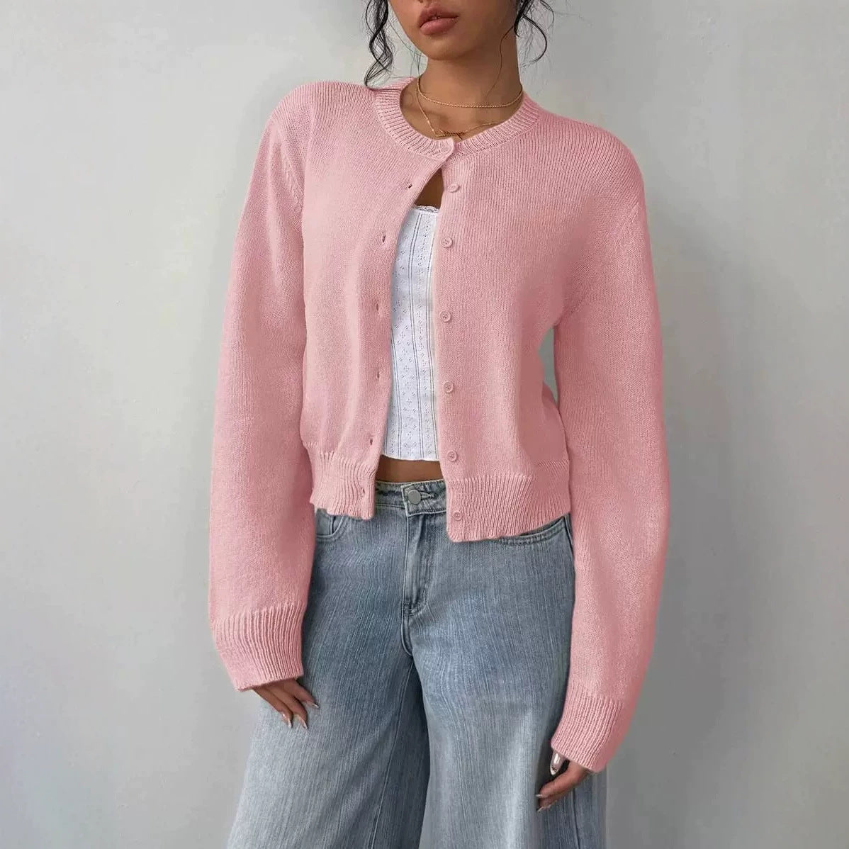 Cardigan Damen schwarz tailliert mit Rundhalsausschnitt - 1 - Atelier-Zofia