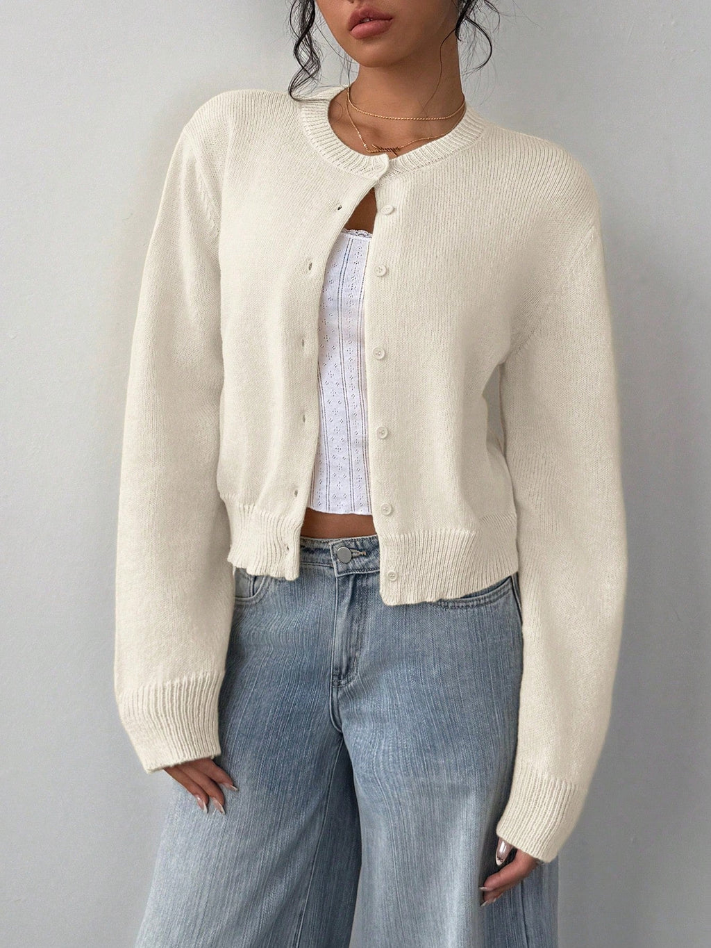 Cardigan Damen schwarz tailliert mit Rundhalsausschnitt - 4 - Atelier-Zofia