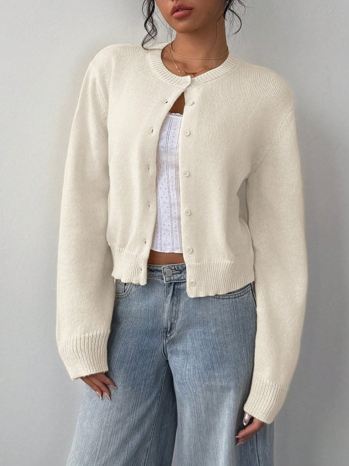 Cardigan Damen schwarz tailliert mit Rundhalsausschnitt - 4 - Atelier-Zofia