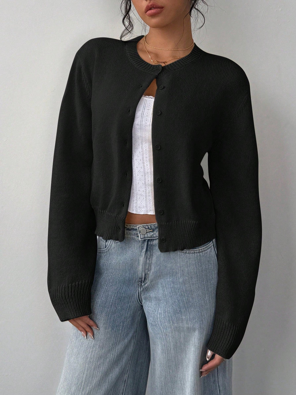 Cardigan Damen schwarz tailliert mit Rundhalsausschnitt - 7 - Atelier-Zofia