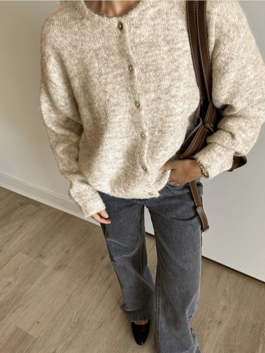 Cardigan Damen rot mit Knopfdetails und lässigem Schnitt - 8 - Atelier-Zofia