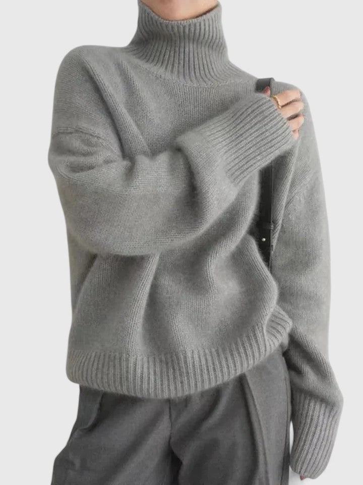 Pullover Damen grau mit hohem Kragen und bequemer Passform - 1 - Atelier-Zofia
