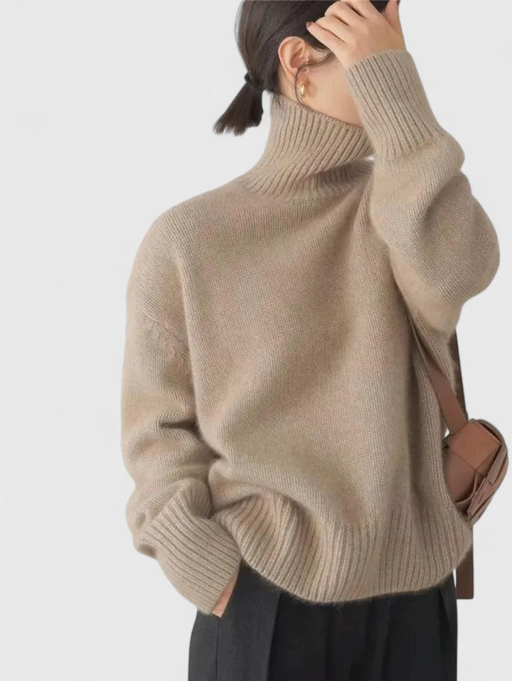 Pullover Damen grau mit hohem Kragen und bequemer Passform - 6 - Atelier-Zofia