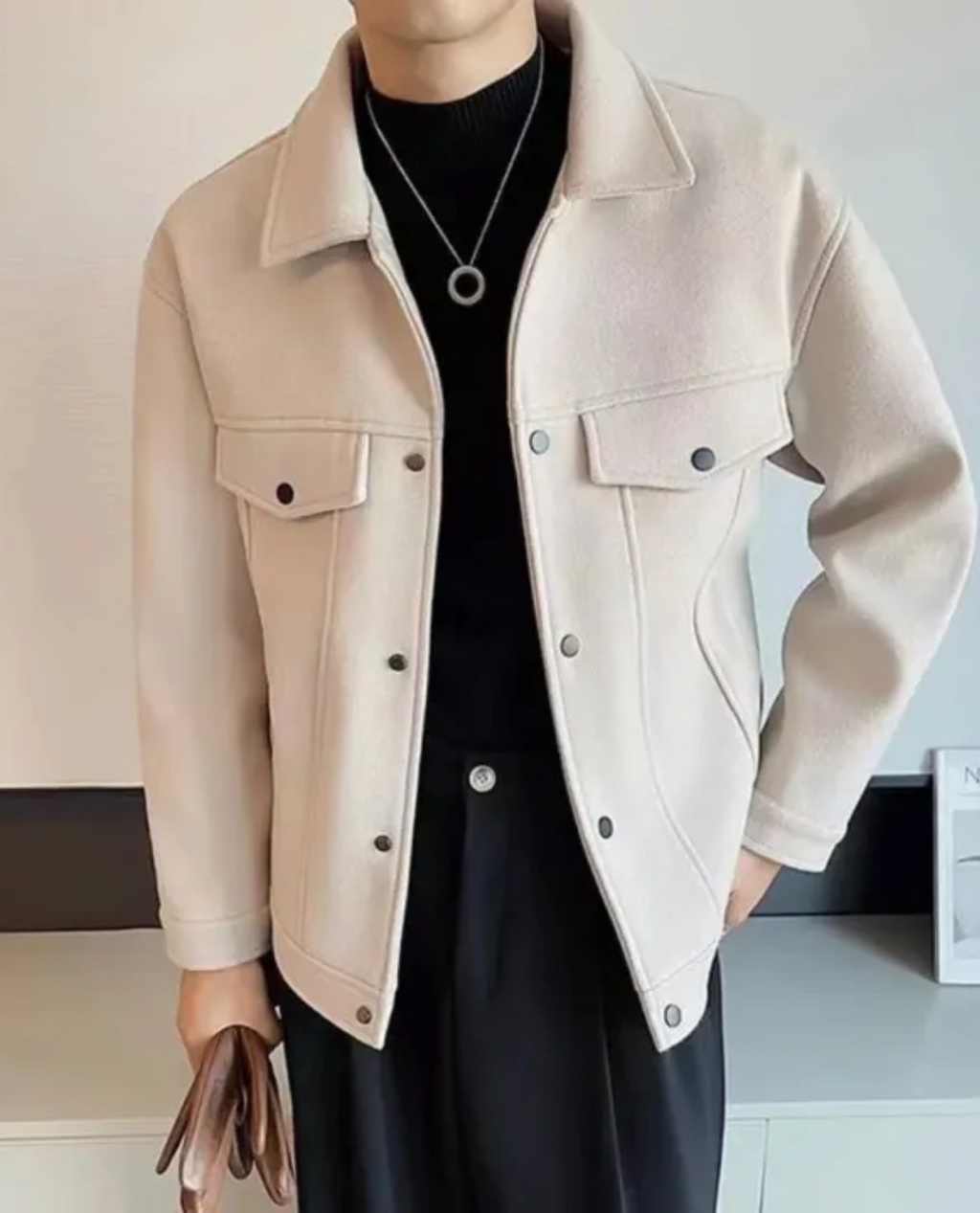 Jacke Herren beige tailliert mit Druckknöpfen und Brusttaschen - 2 - Atelier-Zofia
