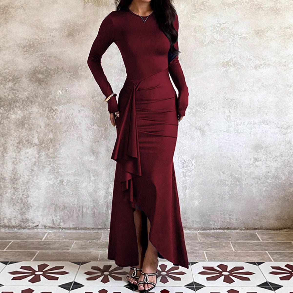 Maxikleid Damen schwarz figurbetont mit asymmetrischem Saum - 2 - Atelier-Zofia
