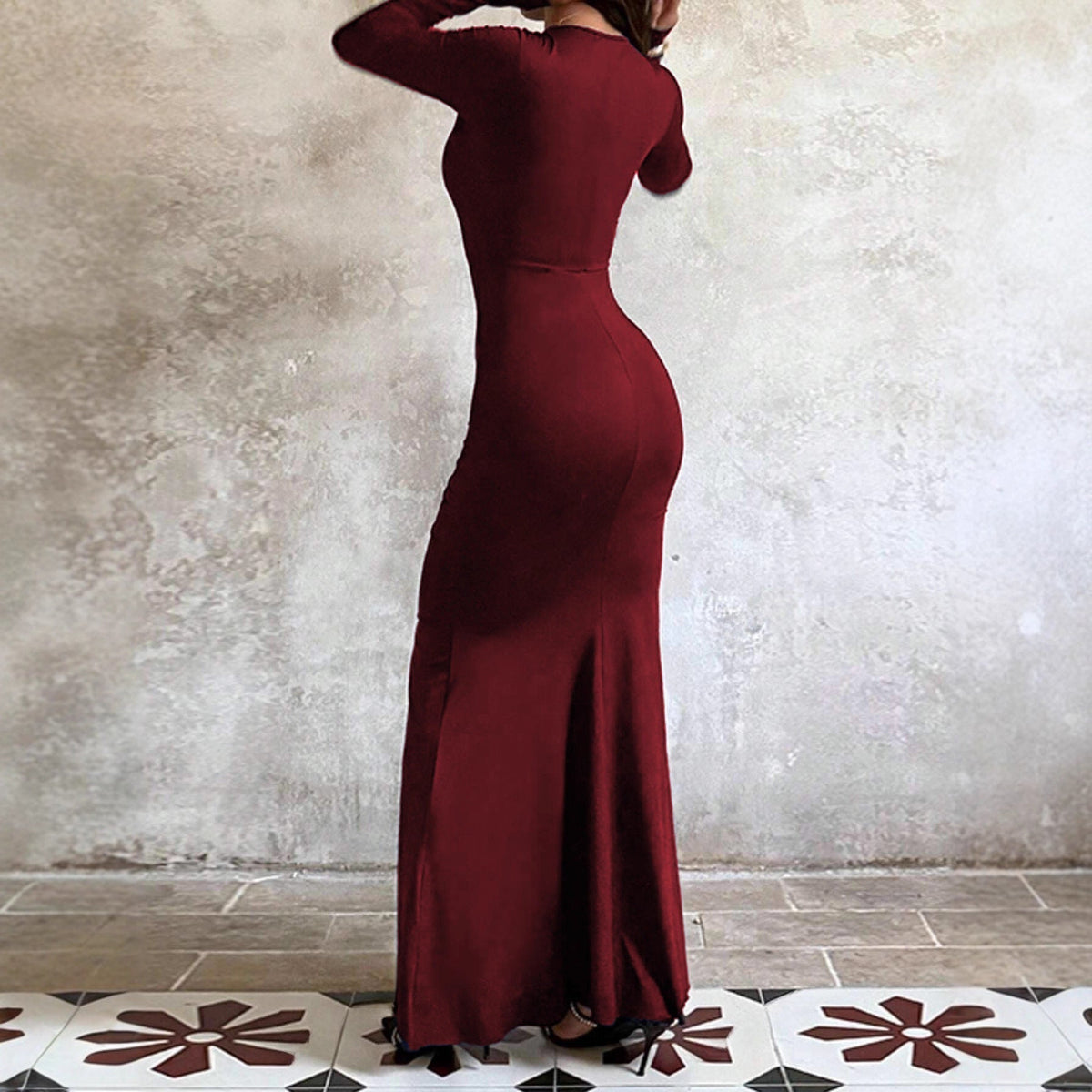 Maxikleid Damen schwarz figurbetont mit asymmetrischem Saum - 3 - Atelier-Zofia