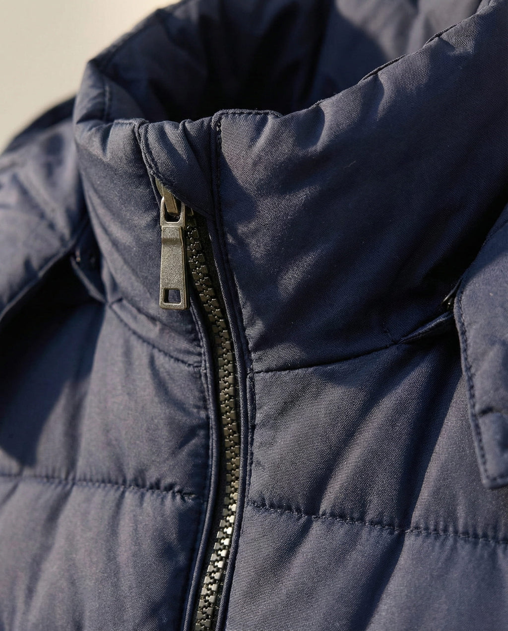 Damen Pufferjacke rot figurbetont mit Kapuze - 7 - Atelier-Zofia