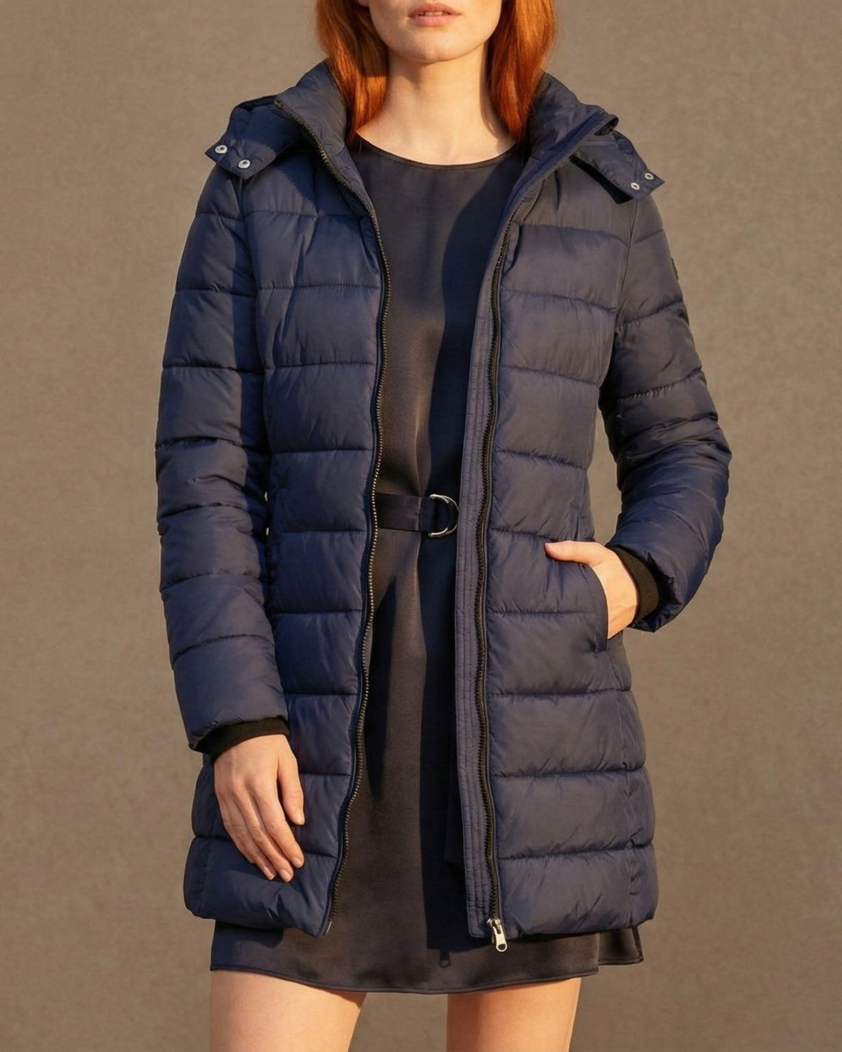 Damen Pufferjacke rot figurbetont mit Kapuze - 10 - Atelier-Zofia