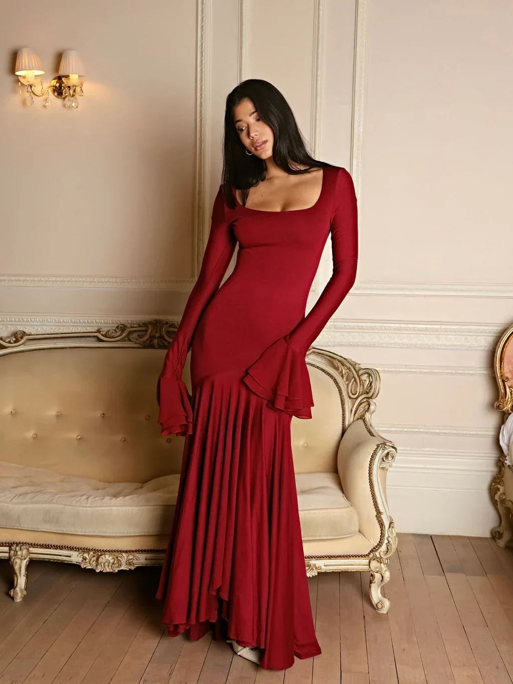 Maxikleid Damen rot figurbetont mit langen Ärmeln und Volants - 1 - Atelier-Zofia