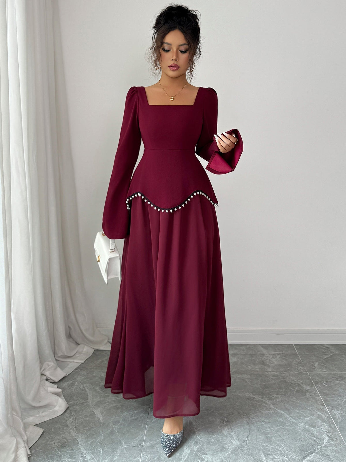 Maxikleid Damen burgunderrot figurbetont mit weitem Saum - 3 - Atelier-Zofia