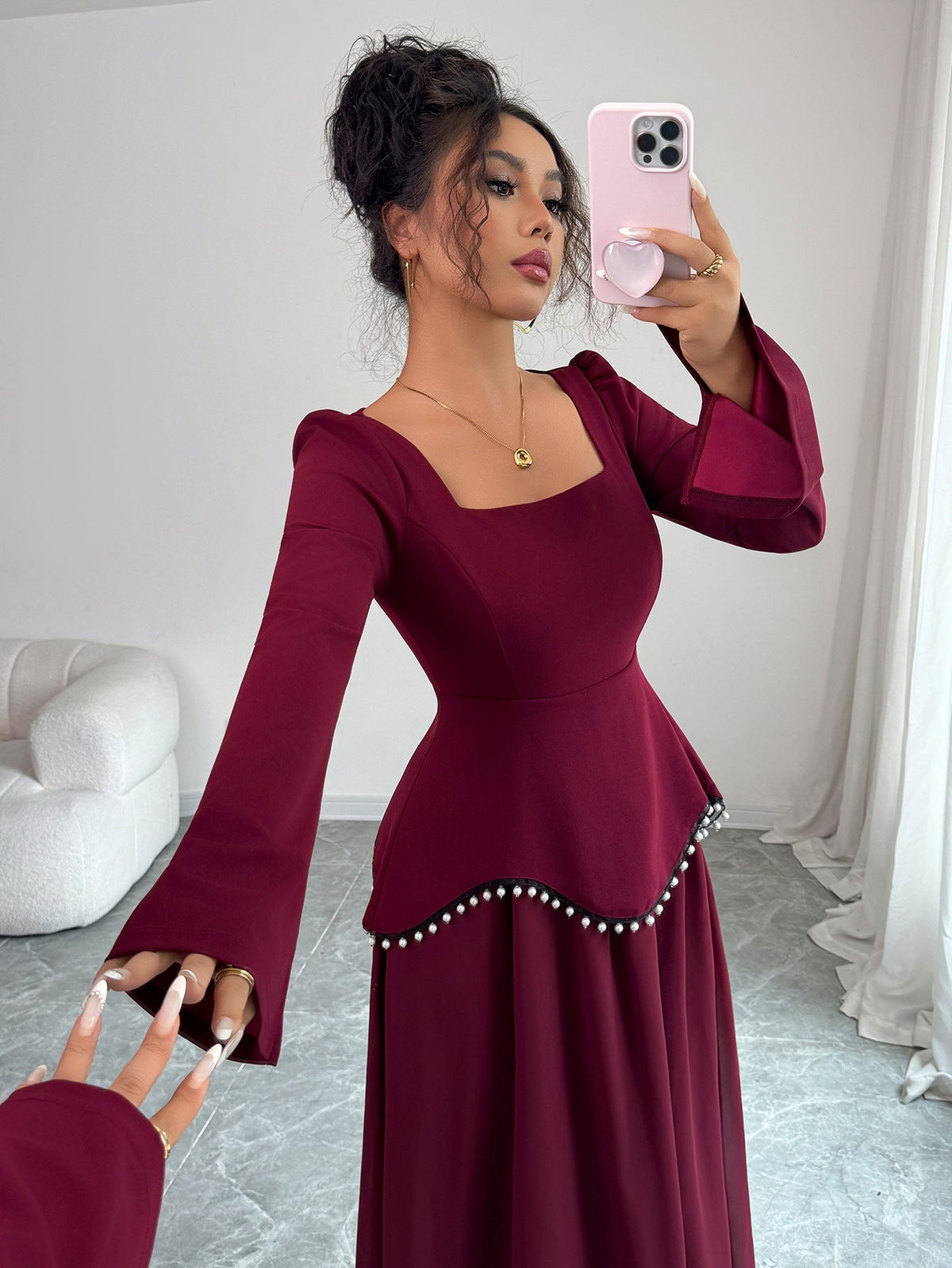 Maxikleid Damen burgunderrot figurbetont mit weitem Saum - 4 - Atelier-Zofia