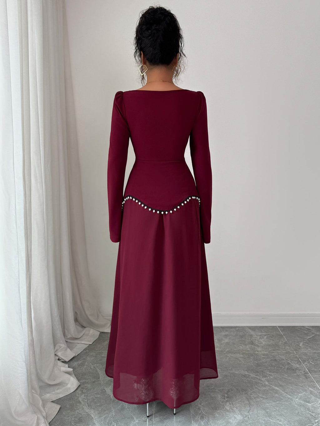 Maxikleid Damen burgunderrot figurbetont mit weitem Saum - 5 - Atelier-Zofia