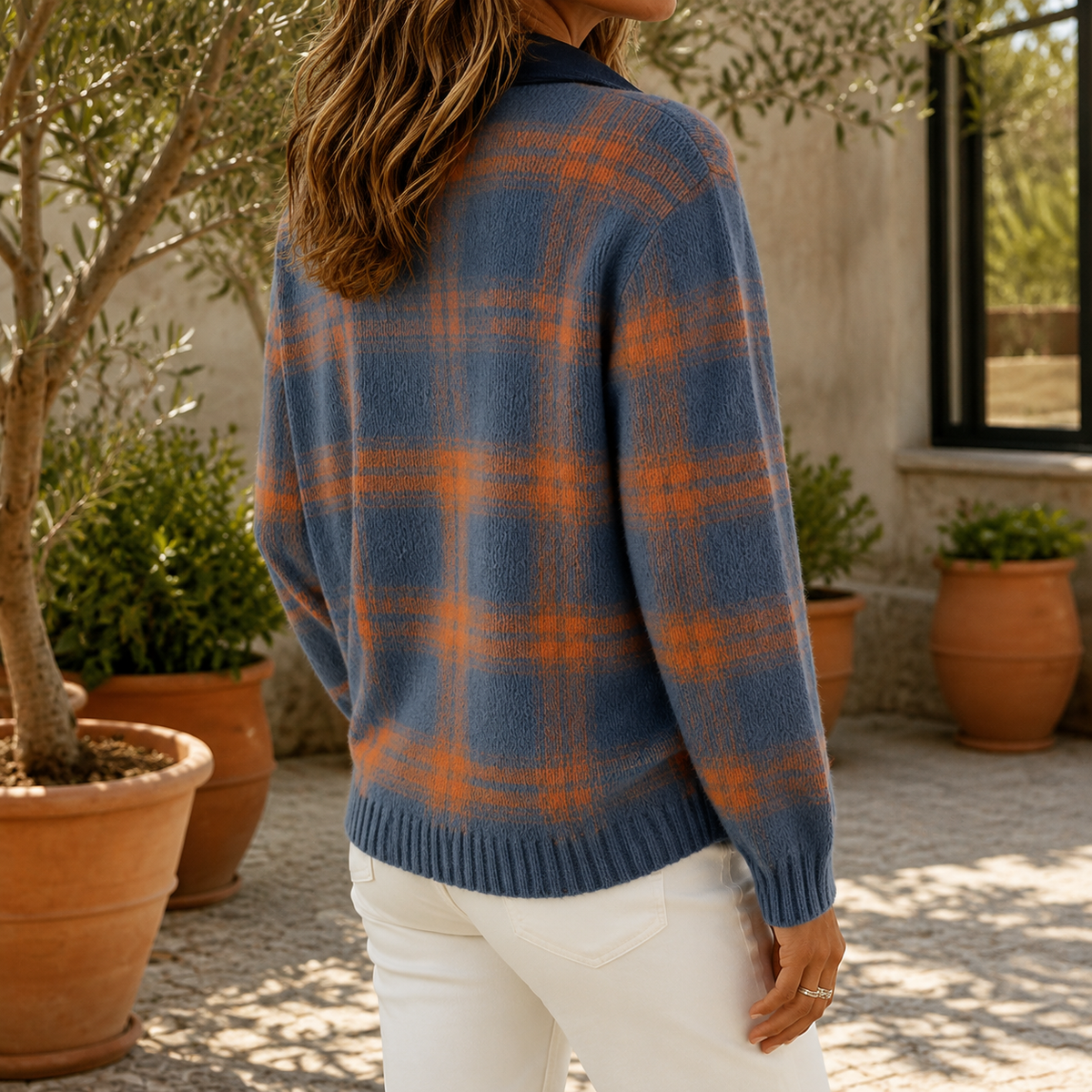 Pullover Damen blau-orange kariert mit Knopfdetails - 2 - Atelier-Zofia