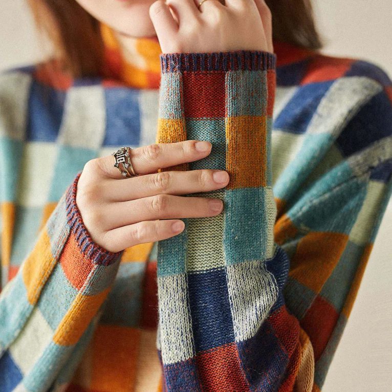 Pullover Damen bunt mit Stehkragen und langen Ärmeln - 7 - Atelier-Zofia