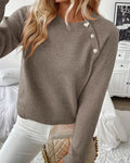 Pullover Damen grau mit modischen Knopfakzenten und langen Ärmeln - 1 - Atelier-Zofia