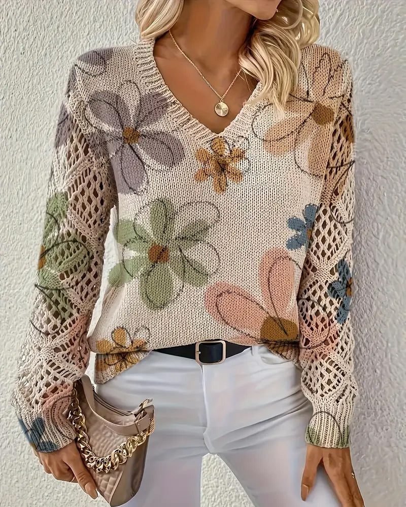 Pullover Damen beige figurbetont mit V-Ausschnitt und Blumenmuster - 1 - Atelier-Zofia